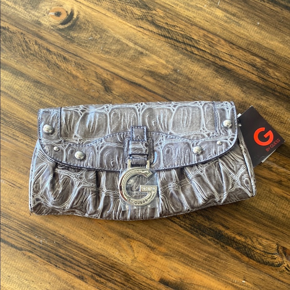 Guess Metallic Croc Embossed Clutch NWT ⭐️⭐️⭐️